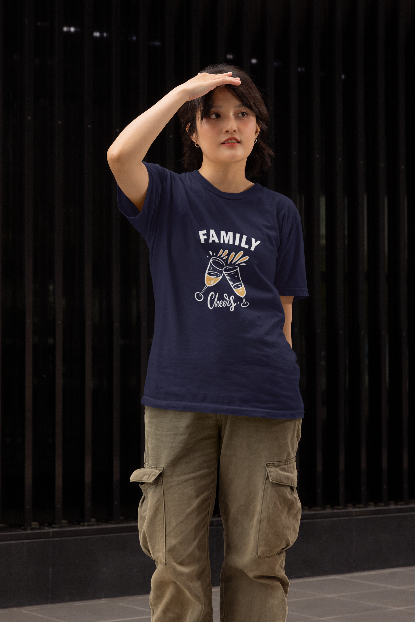 Women : Family Cheers