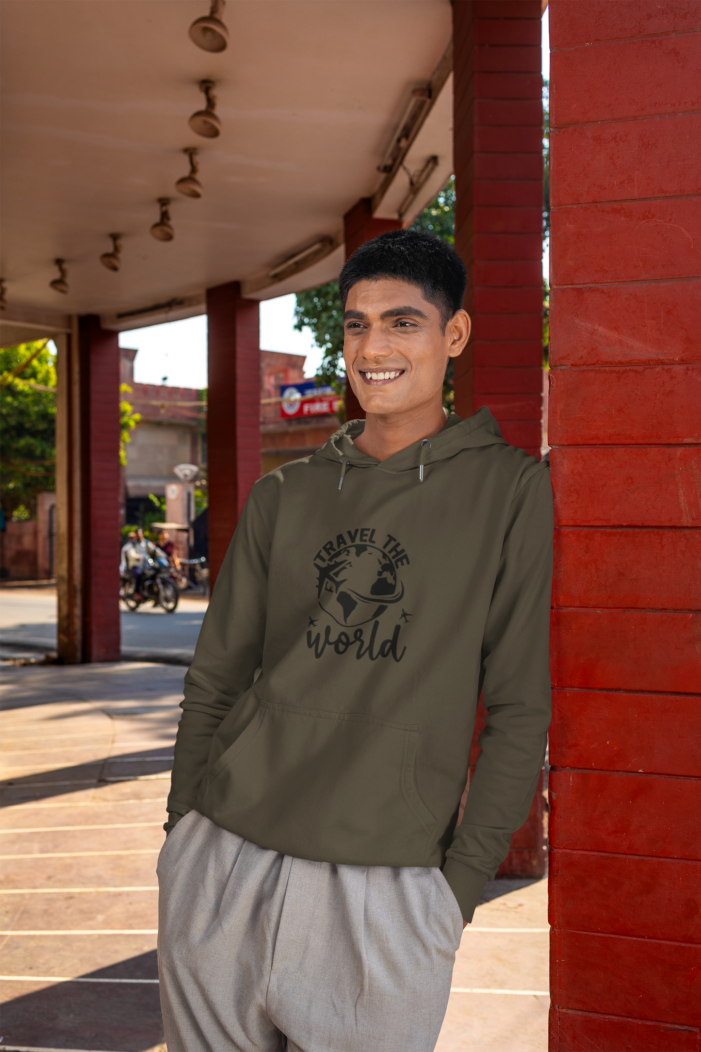 Unisex Hoodie : Travel The World